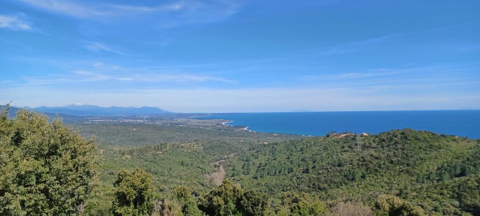 Nearby landmark, Day, Natural landscape, Mountain view, Sea view