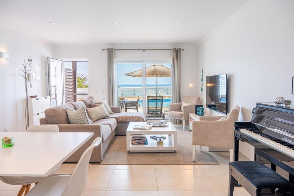 TV and multimedia, Living room, Seating area, Dining area, Evening entertainment, Sea view