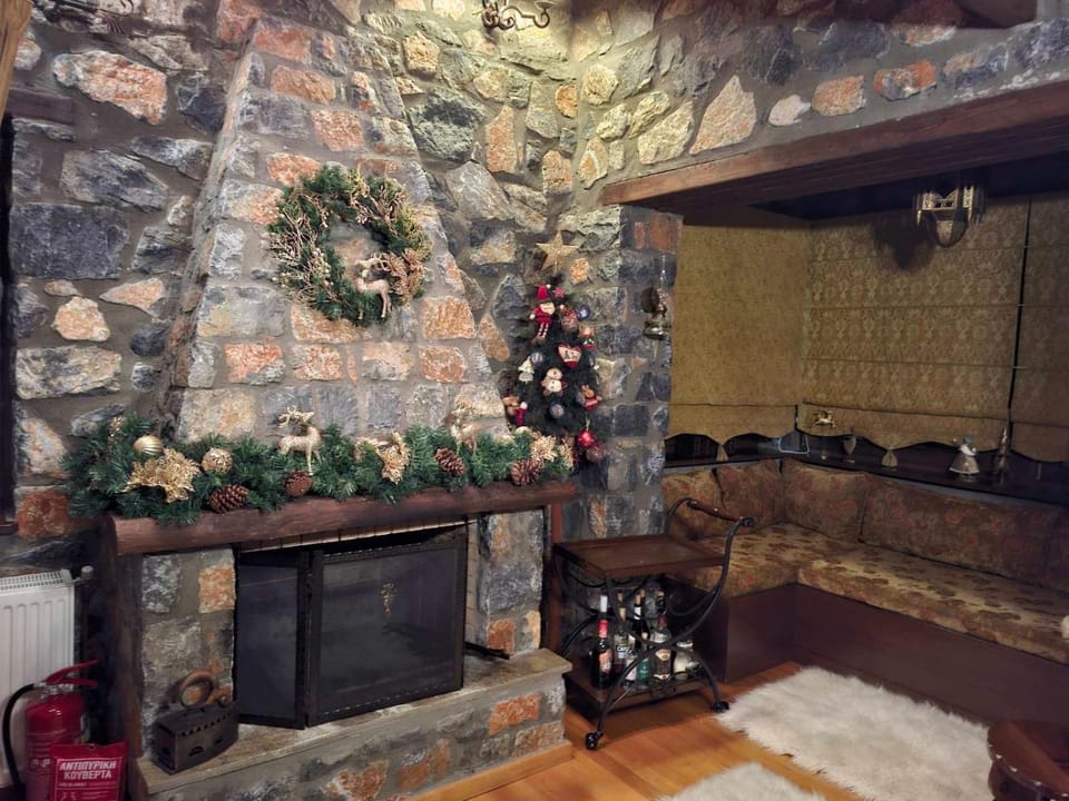 Blessings Chalet στον Παλαιό Άγιο Αθανάσιο με Τζάκι, Barbeque, μεγάλη αυλή και υπέροχη θέα Chalet in Decentralized Administration of Macedonia and Thrace