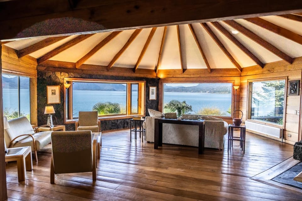 View (from property/room), Living room, Seating area, Dining area, Lake view
