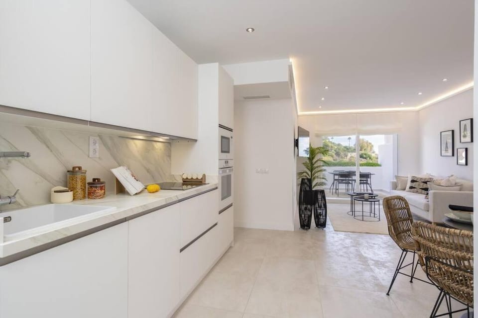 Sunny 3BDR penthouse @Benahavis golf area Apartment in Marbella