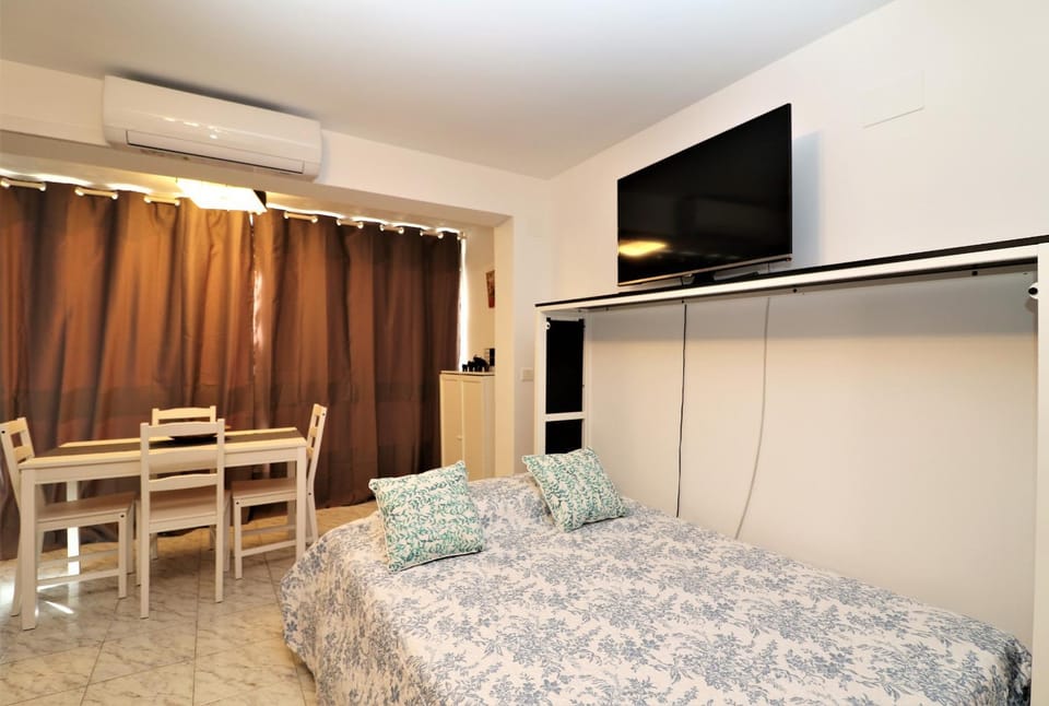 Versalles Pool Levante Apartment in Benidorm
