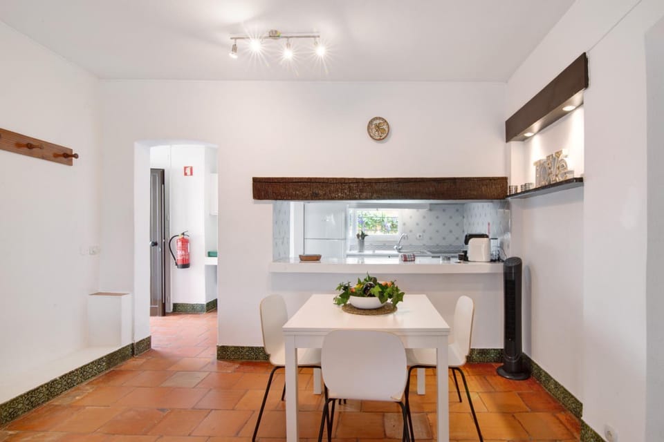 Property building, Kitchen or kitchenette, Living room