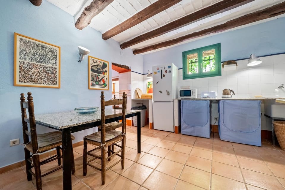 Property building, Kitchen or kitchenette, Living room