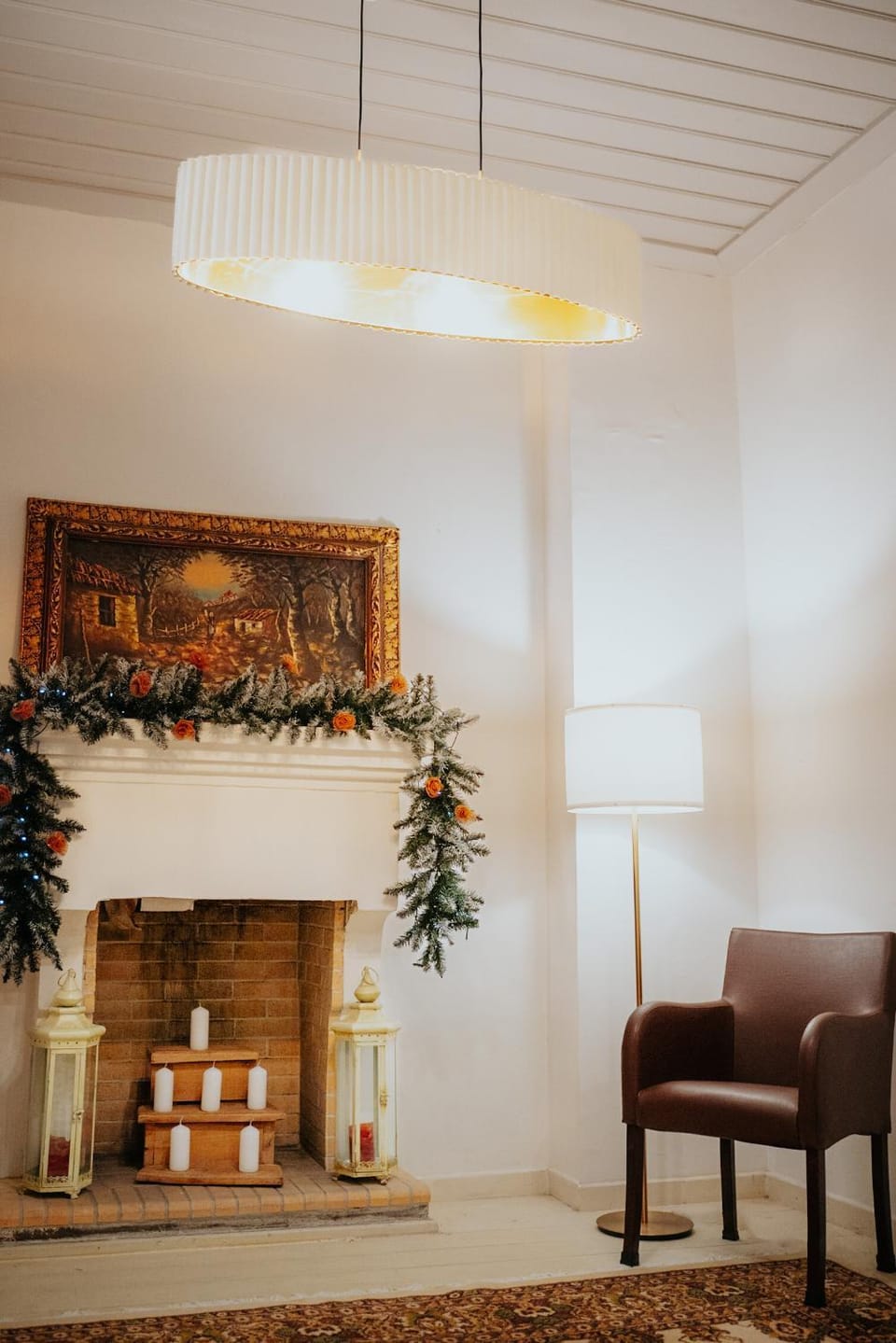 Living room, Lobby or reception, Seating area, flat iron