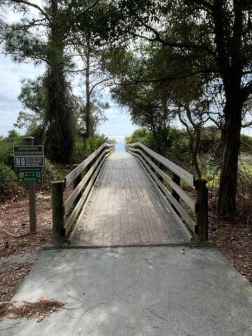 5 MIN WALK TO BEACH- 2BR1BA Villa in The Dunes Apartment in South Forest Beach
