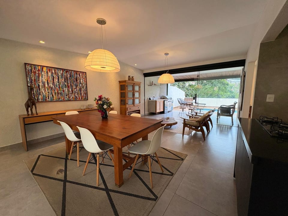 Seating area, Dining area