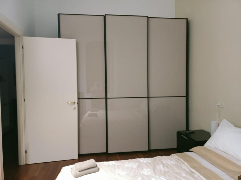 Bedroom, wardrobe