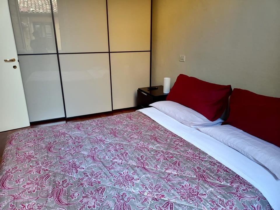 Bed, Photo of the whole room, Bedroom, wardrobe