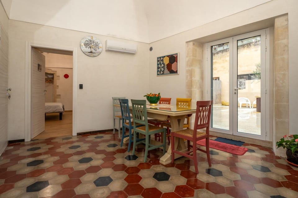 Communal lounge/ TV room, Dining area