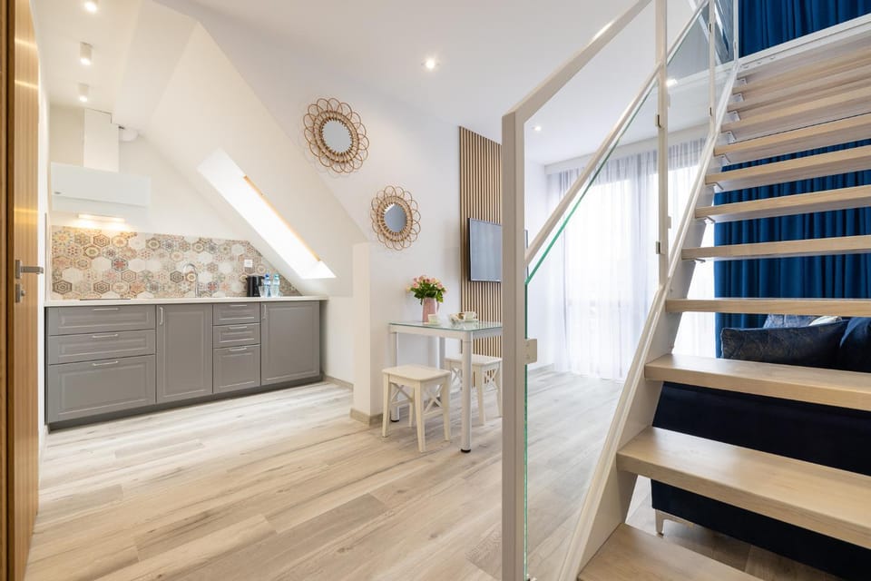 TV and multimedia, Balcony/Terrace, Kitchen or kitchenette, Living room, Seating area, Dining area