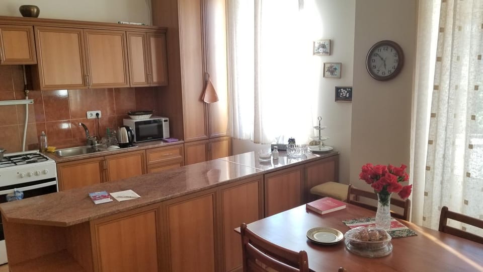 Coffee/tea facilities, minibar, pet friendly, stove, toaster