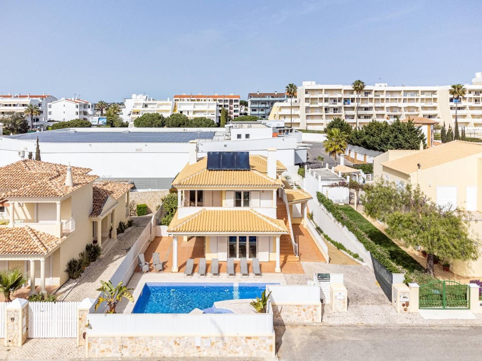 Villa Ribeiro by HelloVacations Villa in Guia