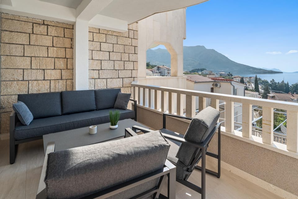 Day, View (from property/room), Balcony/Terrace, Seating area, Sea view