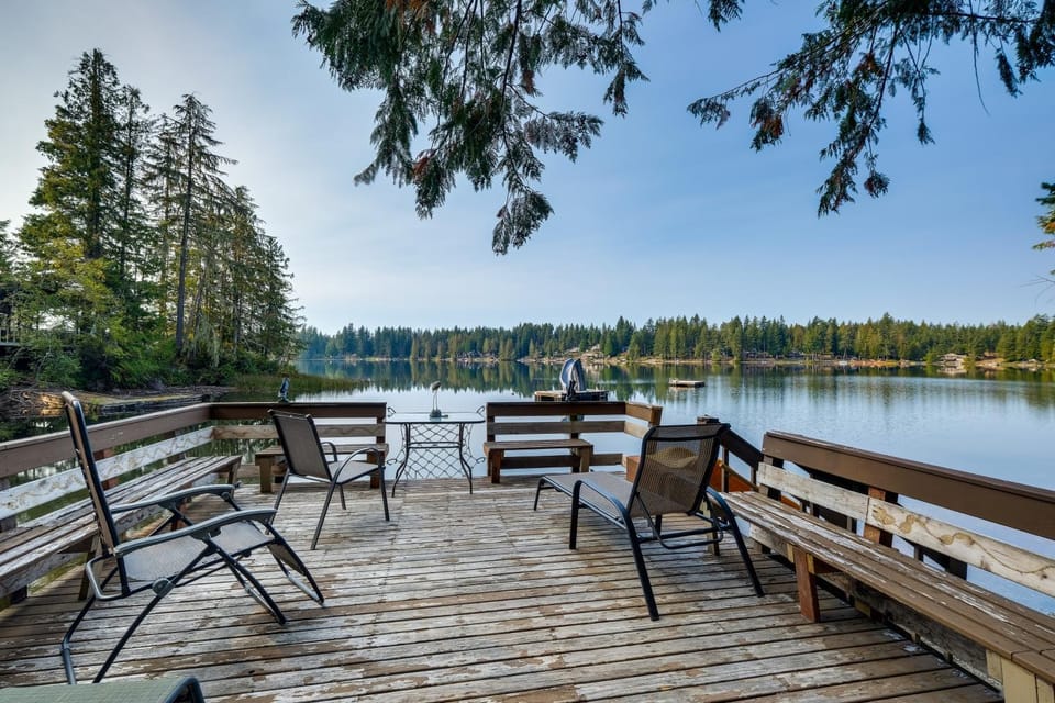 Bremerton Vacation Rental w/ Hot Tub & Lake Access House in Hood Canal