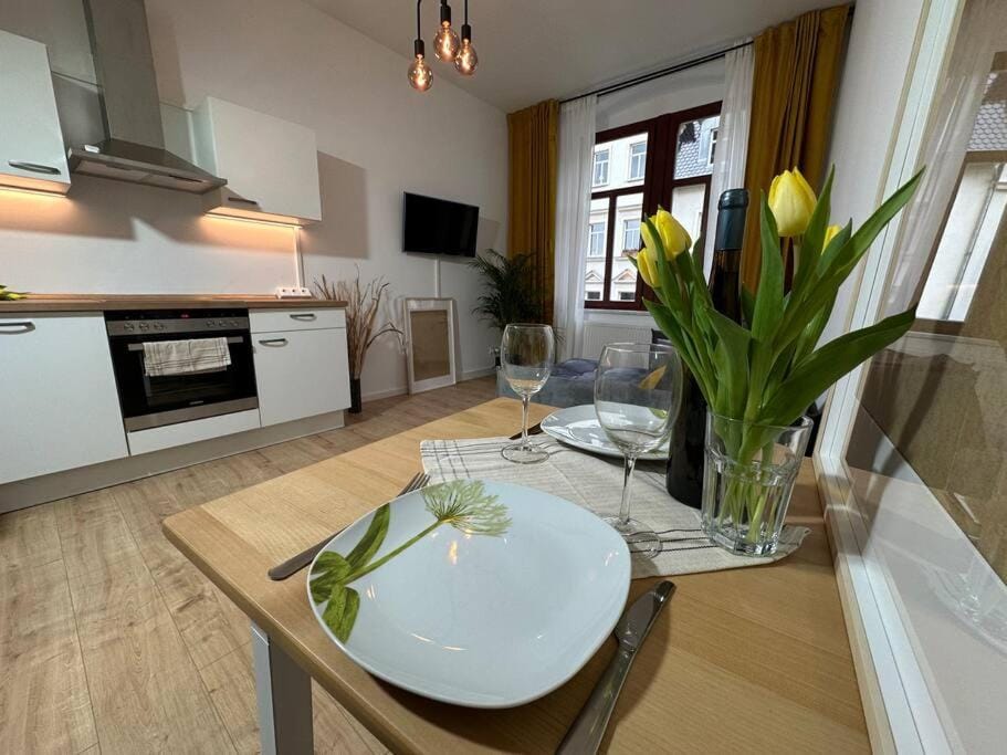 Kitchen or kitchenette, Dining area, dishwasher, pet friendly, stove