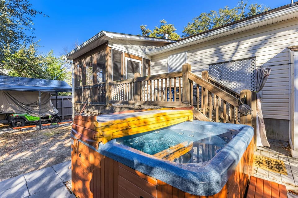 CoSea Cottage House in Saint James