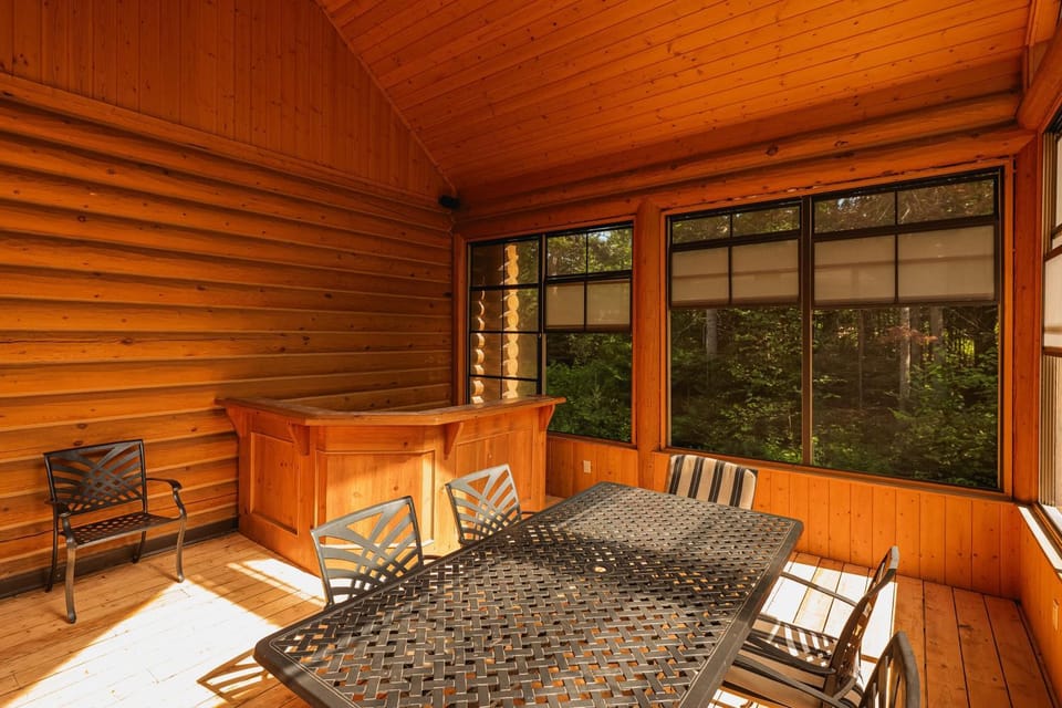 Fiddler Lake Resort - Deer 68 Chalet in Quebec