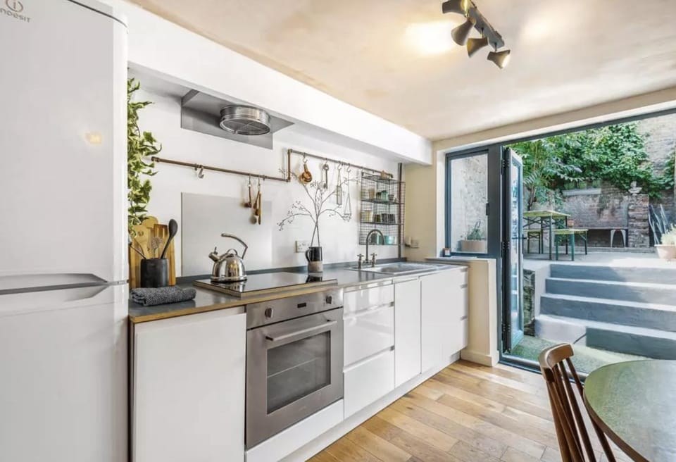 Kitchen or kitchenette, stove