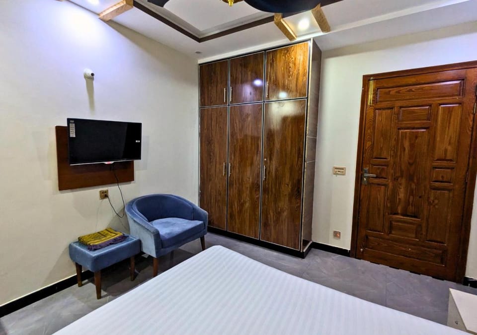 TV and multimedia, wardrobe