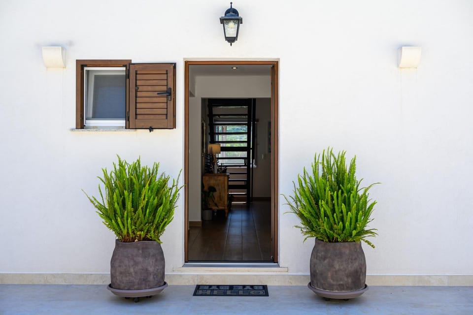 Facade/entrance, Day