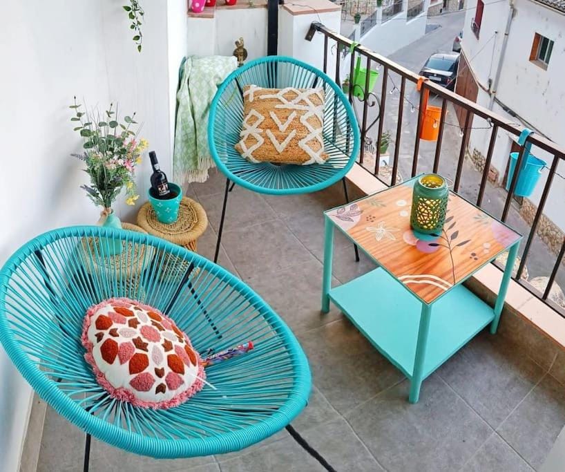 Patio, Day, Balcony/Terrace