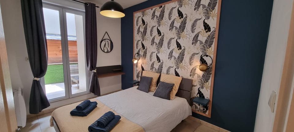 Bed, Bedroom