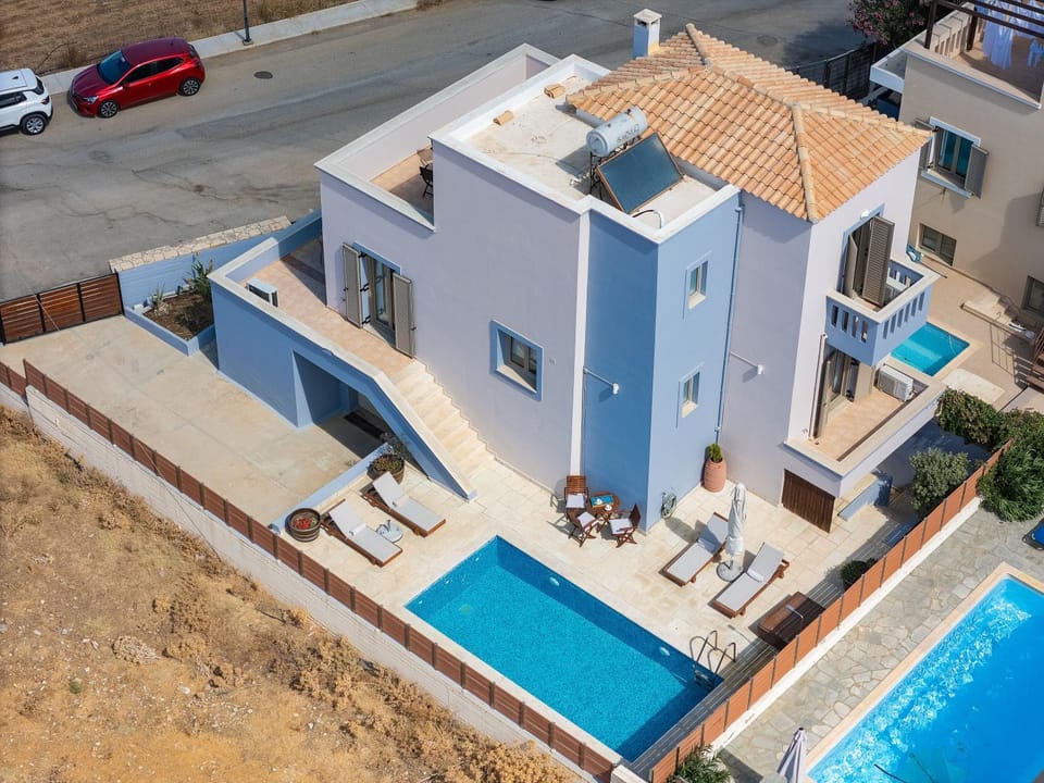 Property building, Day, Bird's eye view, Swimming pool