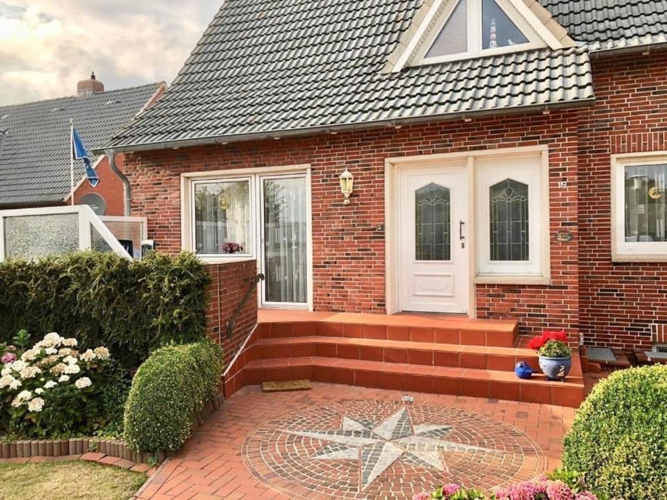 Property building, Spring, Day, Garden