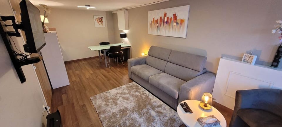 TV and multimedia, Living room, Dining area
