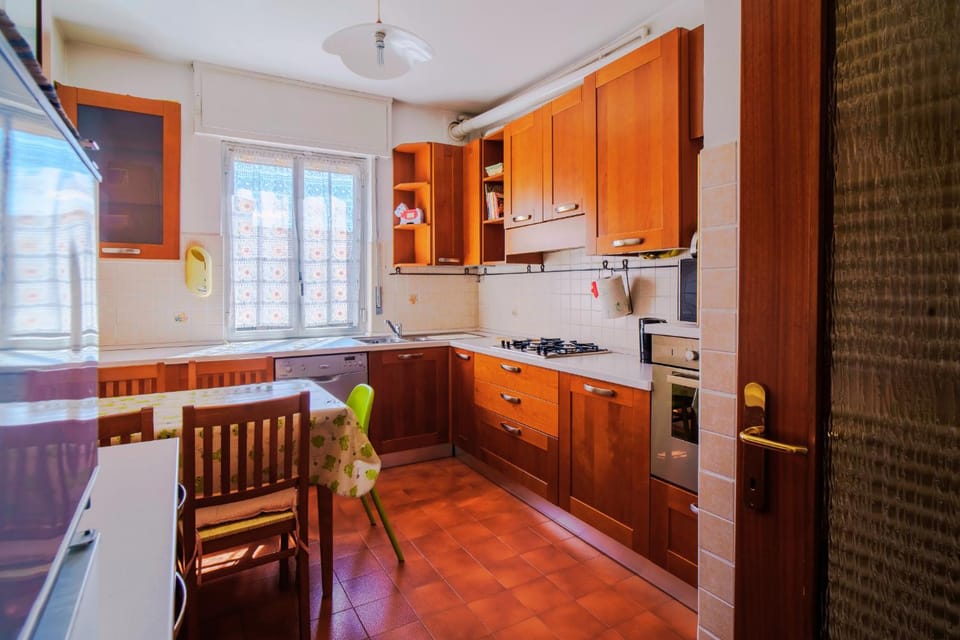 Kitchen or kitchenette, kitchen