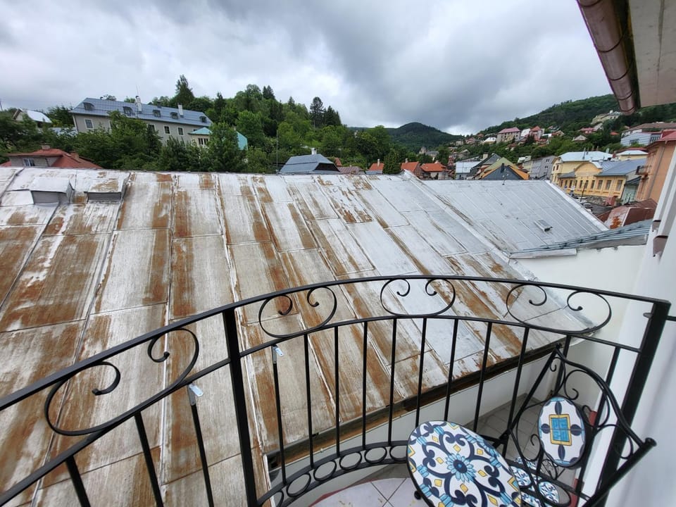 Off site, Balcony/Terrace