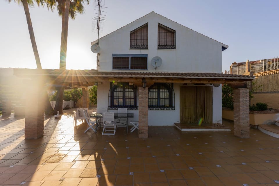 Property building, Day