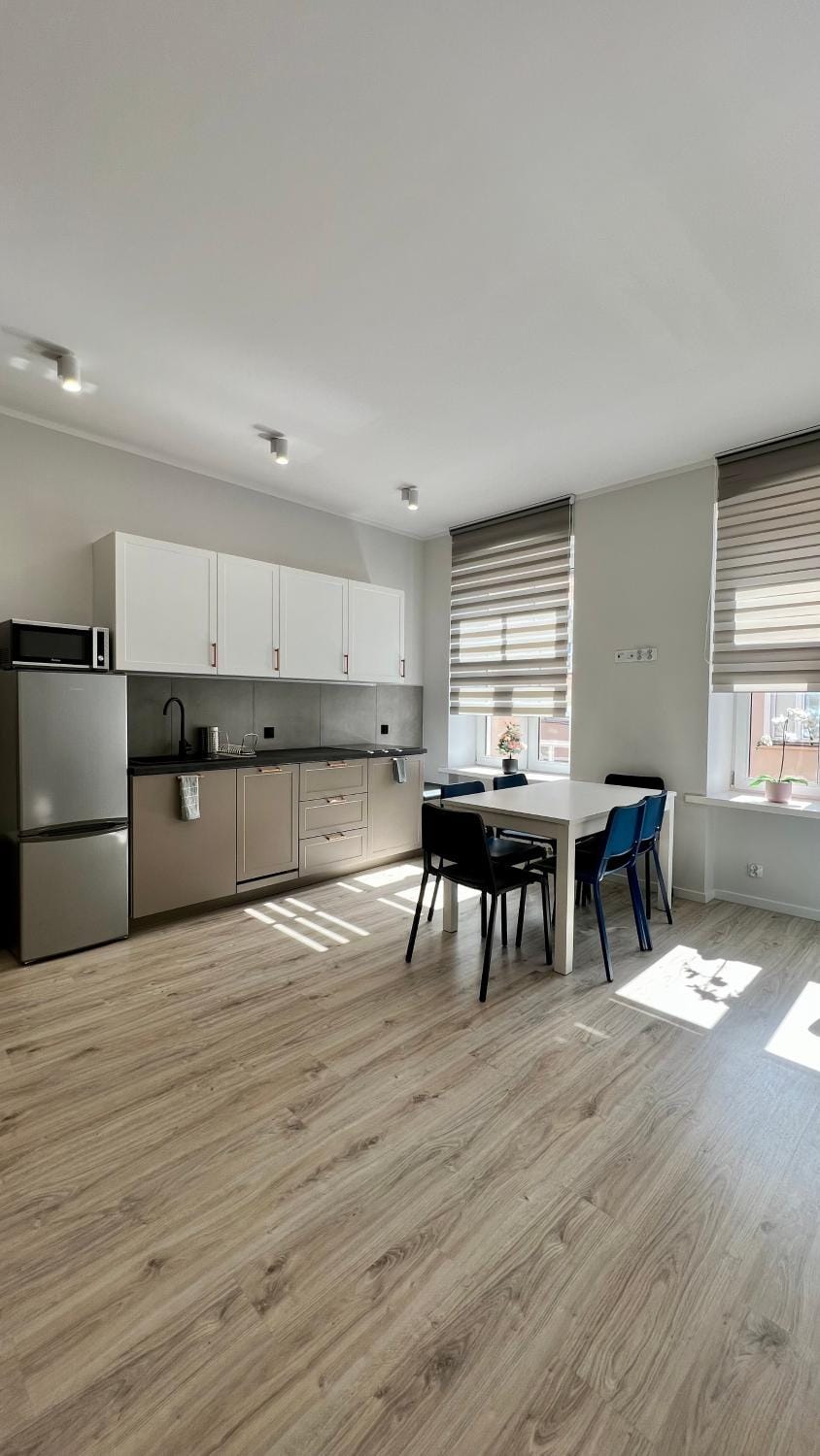 Kitchen or kitchenette, Dining area, dishwasher, minibar, stove
