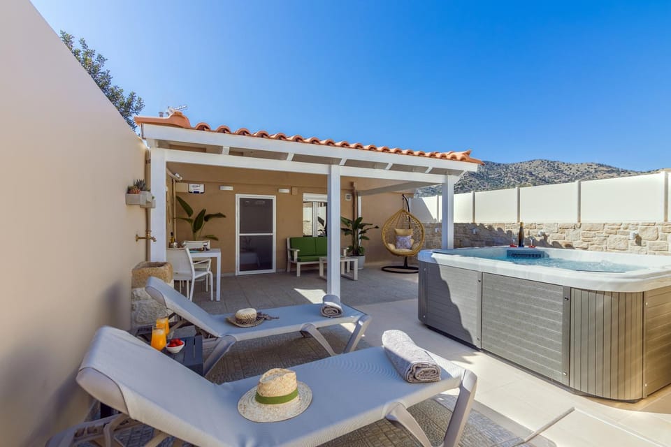 Day, Hot Tub, Balcony/Terrace, Mountain view, Inner courtyard view, sunbed