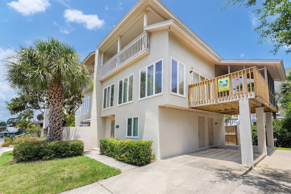 Madelyn's Oceanview House in Tybee Island