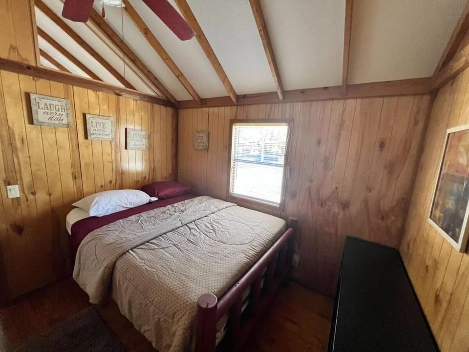 Relaxing Cabin in Bloomington Cabin in Indiana