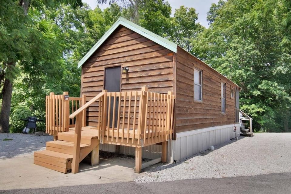 Relaxing Cabin in Bloomington Cabin in Indiana