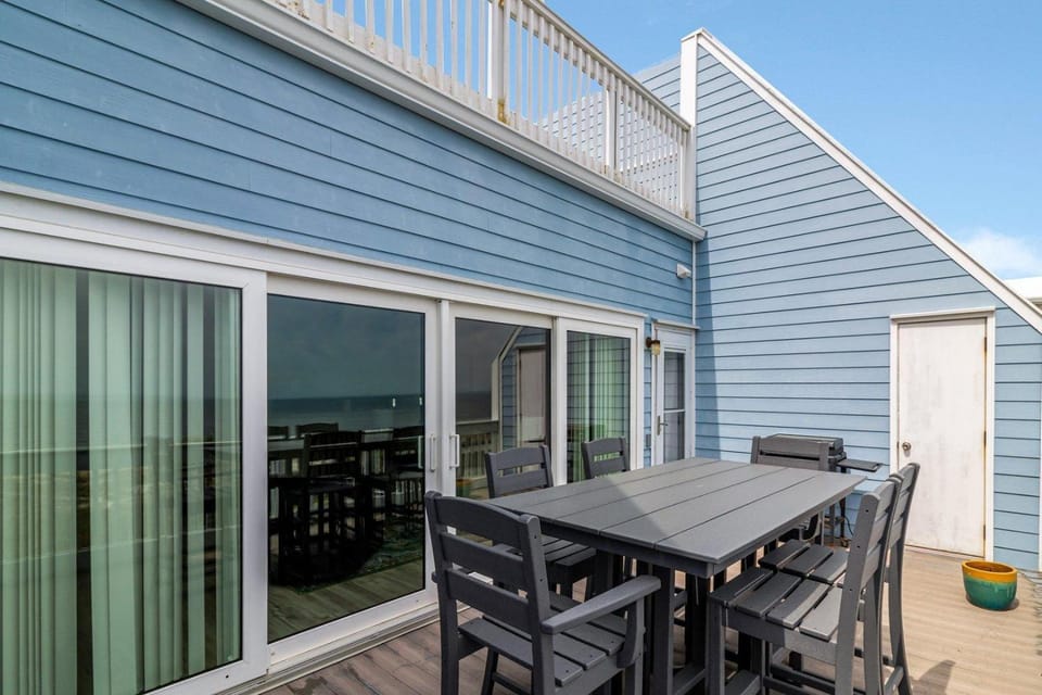 Oceanfront Joe's Place House in Tybee Island