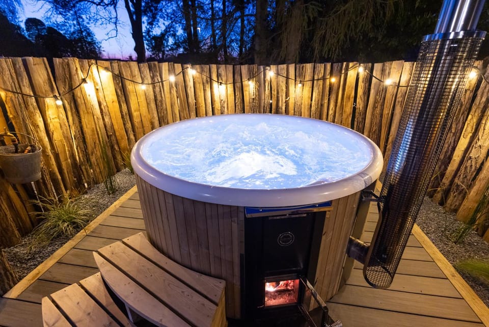 Hot Tub, Hot Tub, Spa and wellness centre/facilities