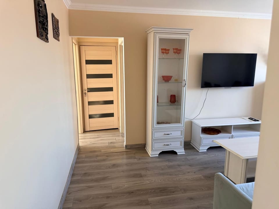 Communal lounge/ TV room, Photo of the whole room, Evening entertainment, wardrobe