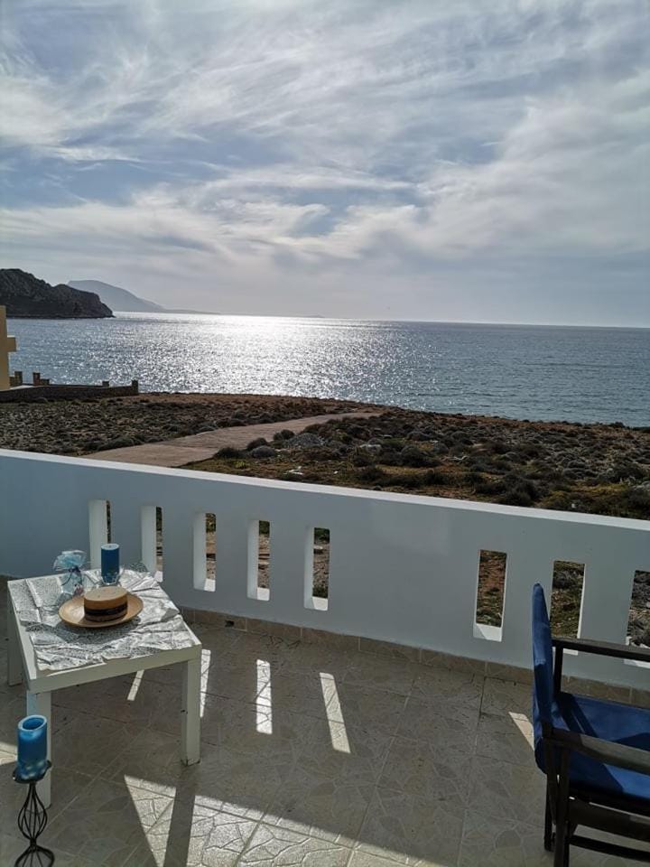 Seafront Aegean Νest Apartment in Karpathos, 857 00, Greece