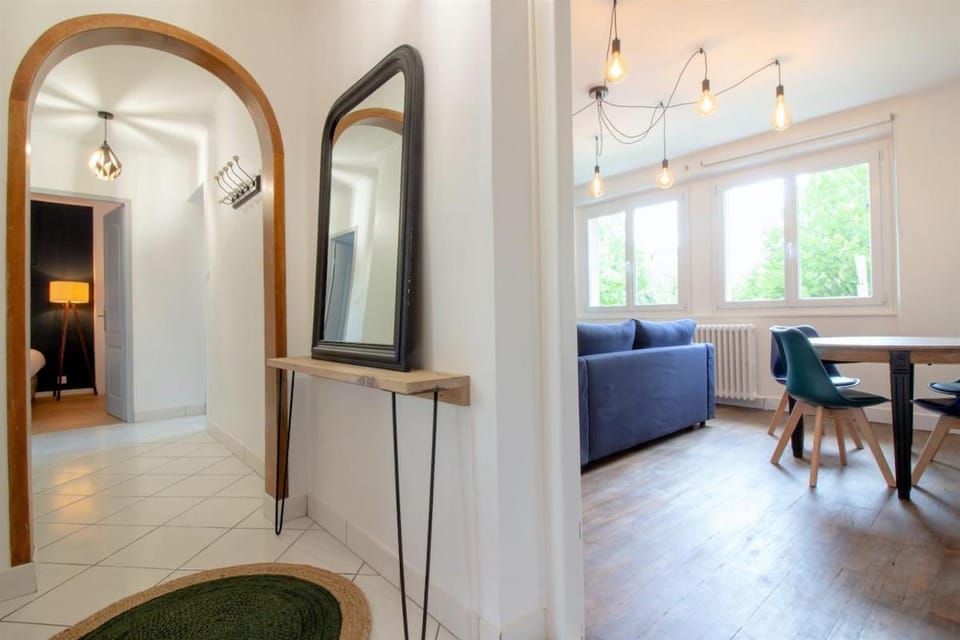 TV and multimedia, Living room, Other, Seating area, Dining area