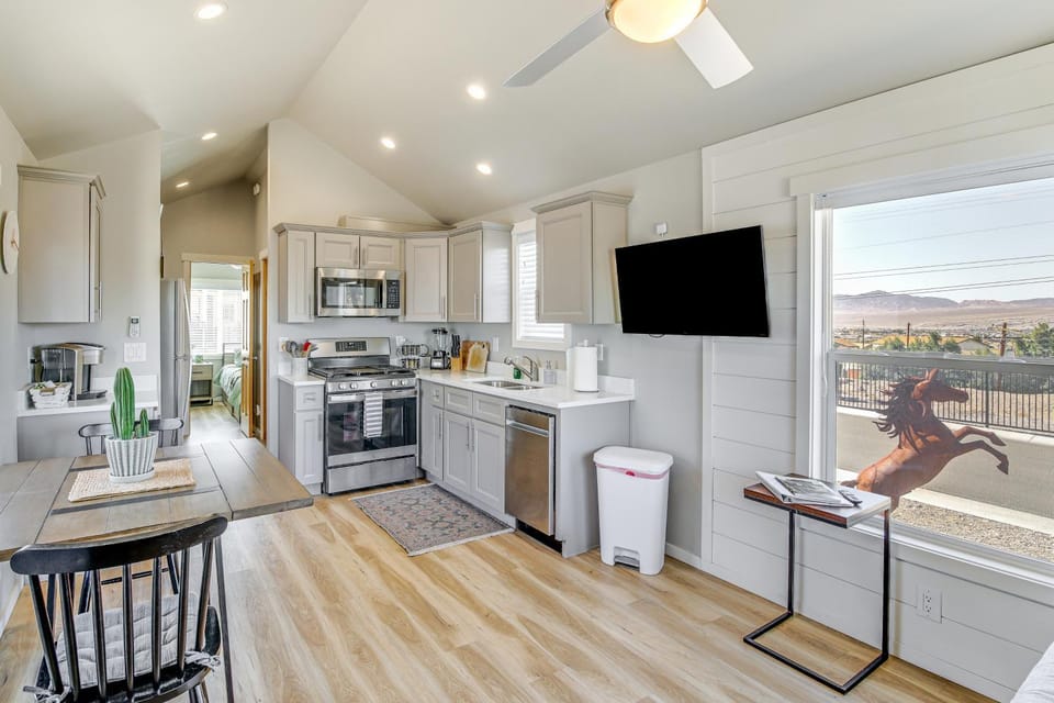 Bullhead City Vacation Rental w/ Resort Pool! House in Bullhead City