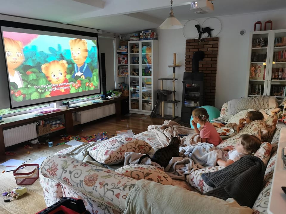 TV and multimedia, Living room, flat iron