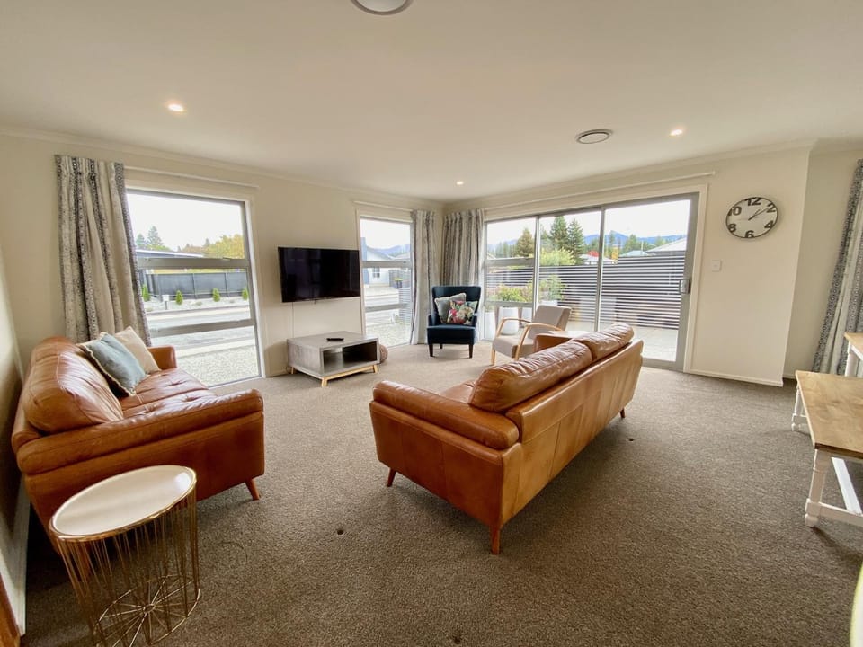 Relax, Refresh, Recharge House in Twizel