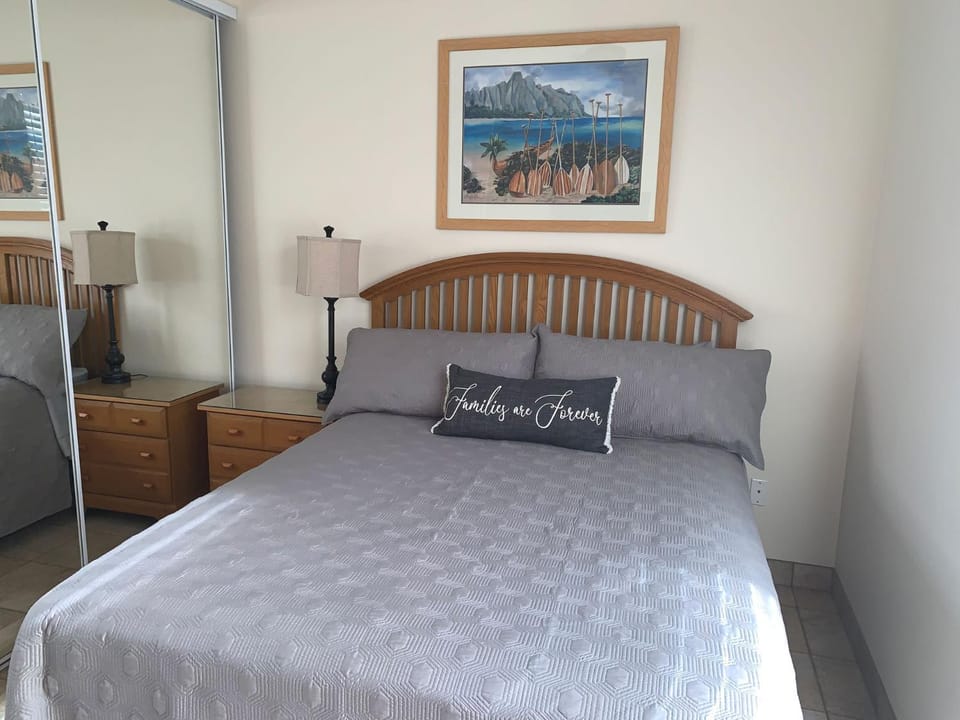 Stunning ocean view Ali'i Cove J-1 House in Holualoa