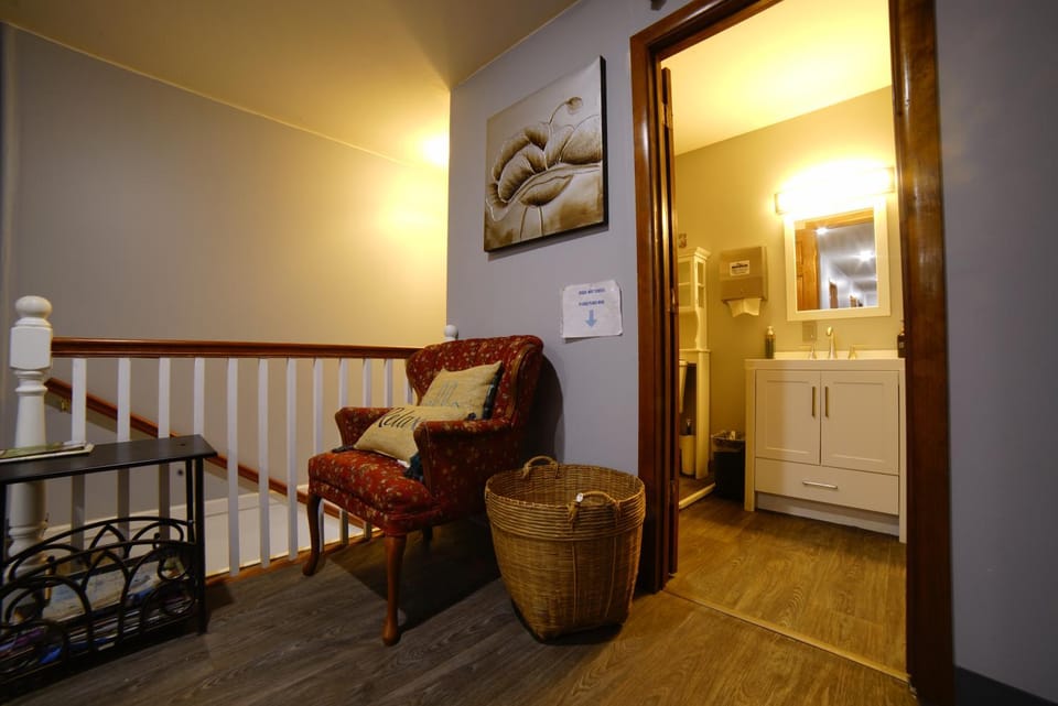 ShaligoHomes Bed and Breakfast in Anchorage