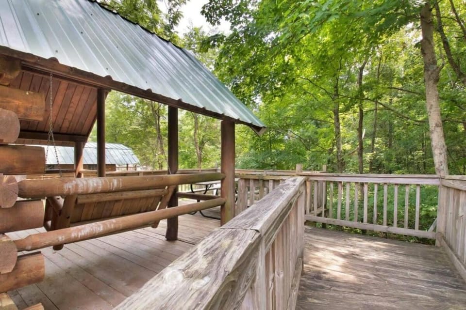 Rustic Cabin with Pool Access Cabin in Indiana