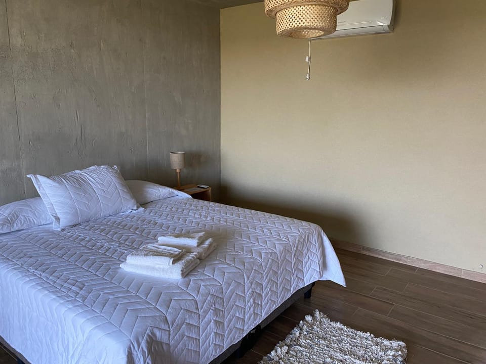 Bed, Bedroom, air conditioner